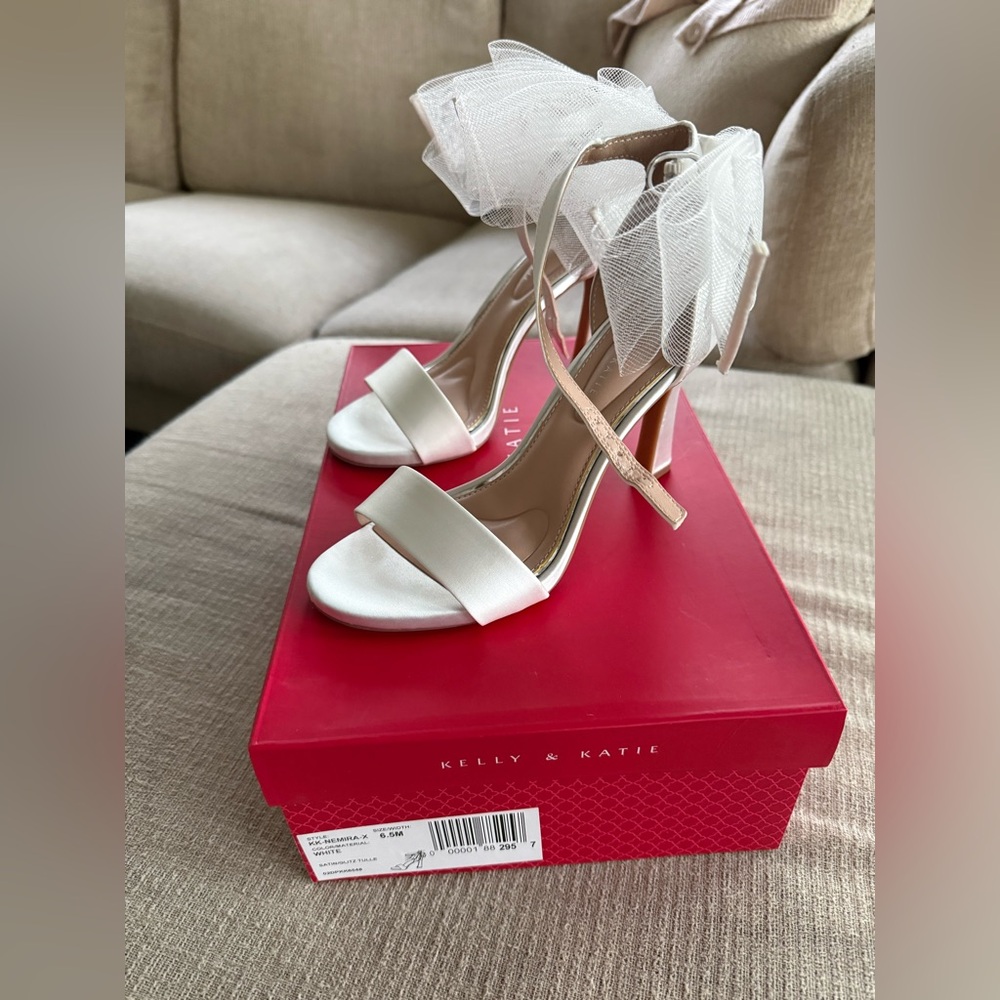 Kelly & Katie White Bridal Bow Heels